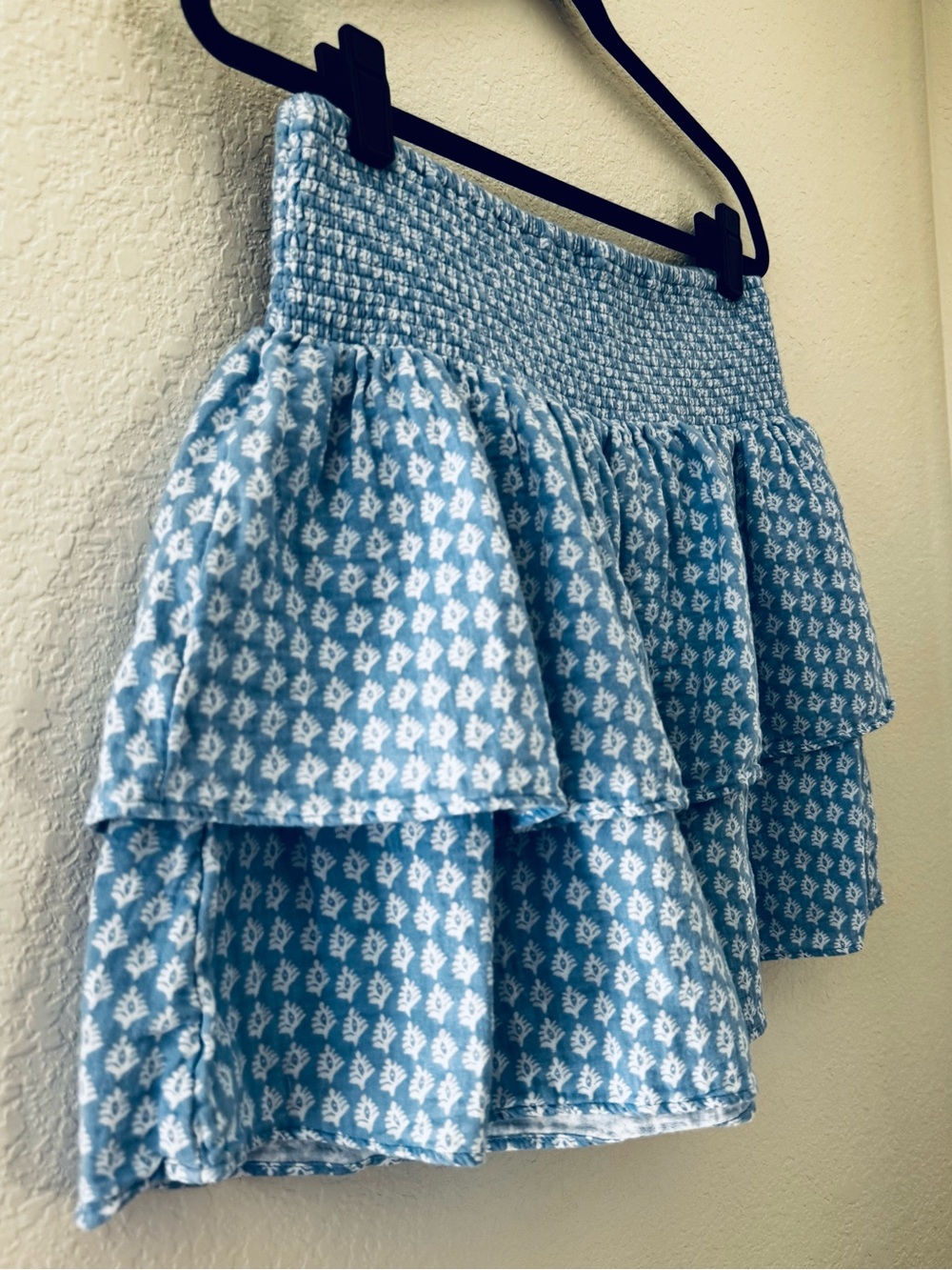 Vineyard Vines Martha’s Vineyard Smocked Waist Cotton Tiered Skirt - Picture 2 of 8